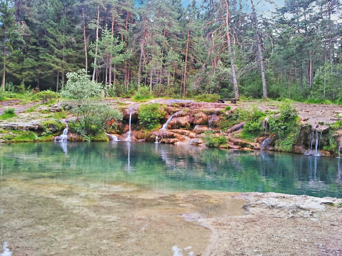  Pacchetto completo di astro-escursionismo con visita all'area naturale archeologica di Lagole e osservazioni del Sole in HA, escursione ambientale a Casera Razzo, cena presso Malga Razzo e osservazioni astronomiche supportate da Dwarf 3 e Unistellar Odyssey Pro 