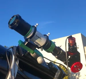   Sol'Ex - "Solar Explorer" - è uno strumento da assemblare in autocostruzione, adatto a piccoli telescopi e da utilizzare con una camera digitale  